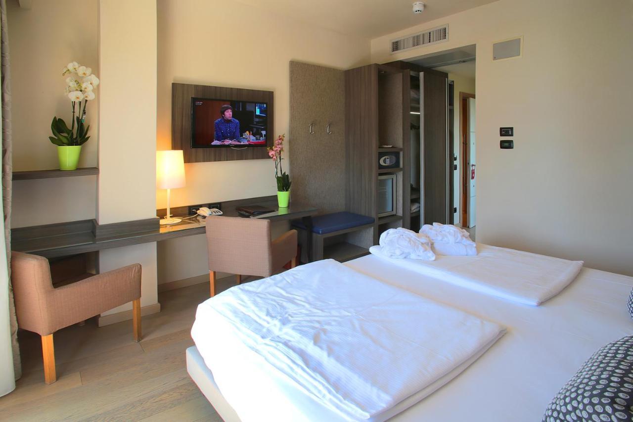 Hotel Galvani Torri Del Benaco Ngoại thất bức ảnh