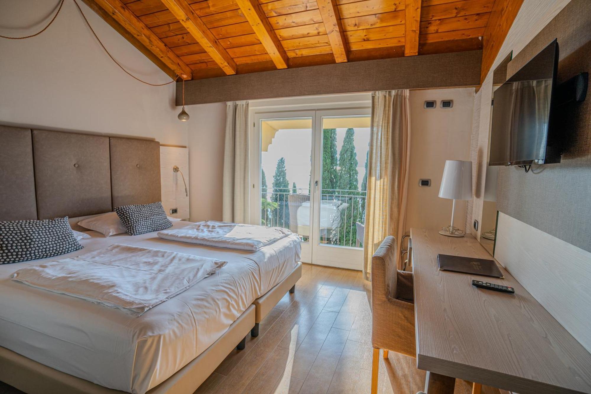 Hotel Galvani Torri Del Benaco Ngoại thất bức ảnh