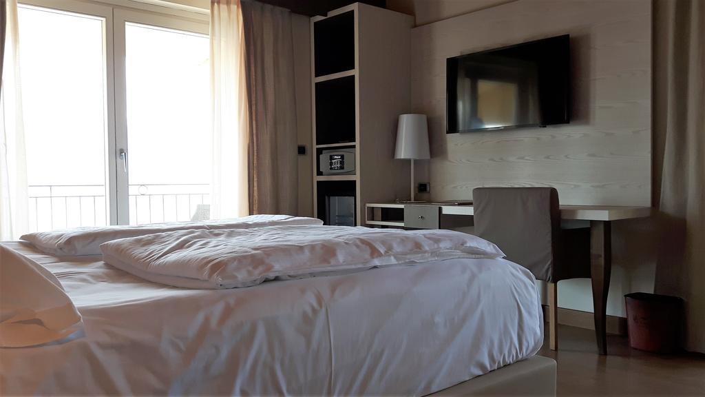 Hotel Galvani Torri Del Benaco Ngoại thất bức ảnh