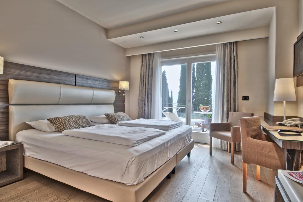 Hotel Galvani Torri Del Benaco Ngoại thất bức ảnh