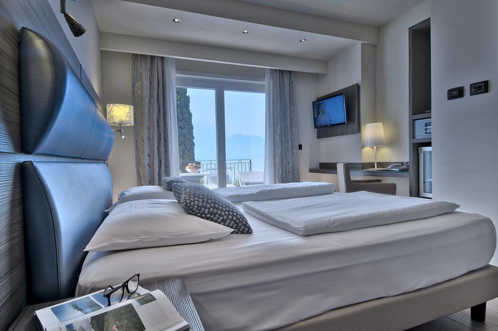 Hotel Galvani Torri Del Benaco Ngoại thất bức ảnh